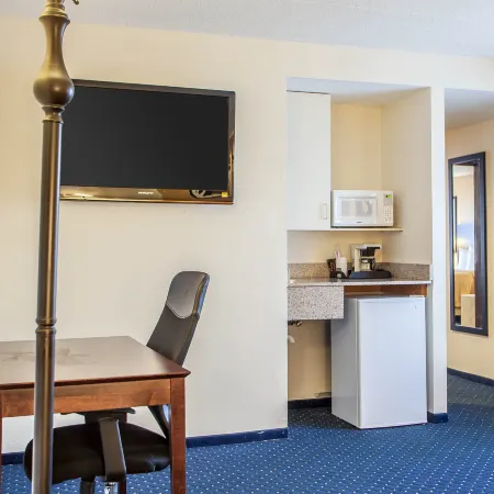 Quality Suites Milwaukee Airport