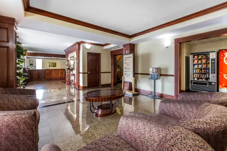 Econo Lodge at Six Flags