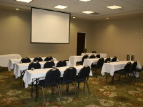 舒適套房酒店-諾曼湖亨特斯維爾 亨特斯維爾酒店