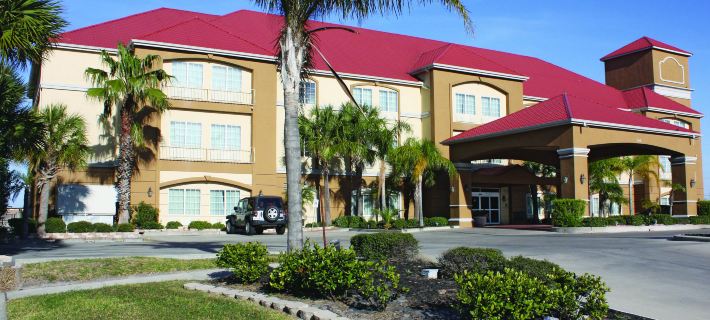La Quinta Inn & Suites by Wyndham Corpus Christi Airport ニュエセスのホテル