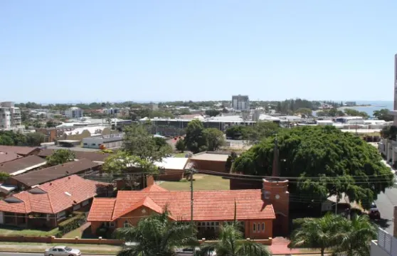 紅崖日落風帆公寓