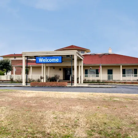 Howard Johnson by Wyndham Hattiesburg