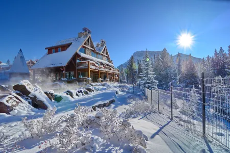 The Hidden Ridge Resort Отели рядом с достопримечательностью «Banff Registry»
