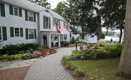 Sherwood Inn Hotels in Muskoka Lakes