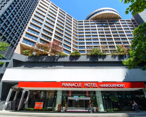 Pinnacle Hotel Vancouver Harbourfront Hotels in Vancouver
