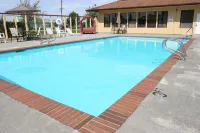 Wingate by Wyndham Mount Vernon - Swimmingpools