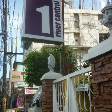 1 River Central Hostel