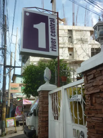 1 River Central Hostel