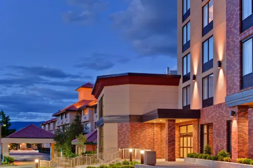 DoubleTree by Hilton Kelowna - 3-Star