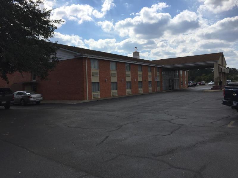 Red Roof Inn Meridian