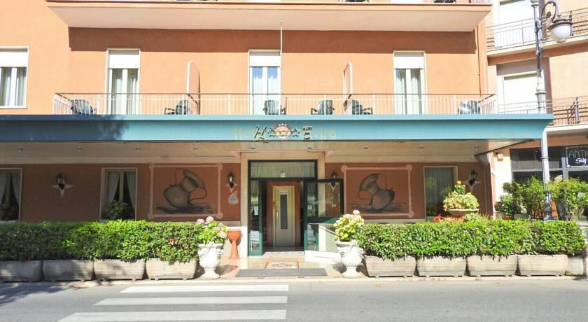 Hotel Elvira Fiuggi - Housity