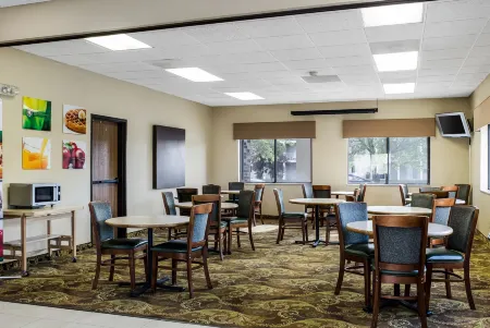 Quality Suites Near West Acres