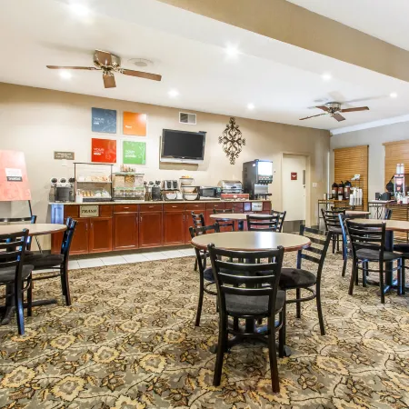 Quality Inn & Suites Benton - Draffenville