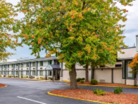 Clarion Inn Belle Vernon Hotels in Rostraver