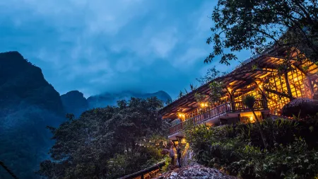 Inkaterra Machu Picchu Pueblo Hotel Отели рядом с достопримечательностью «Temple of the Condor»