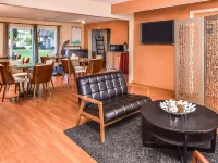 Interurban Suites Hotel Hotels near Foster Golf Links