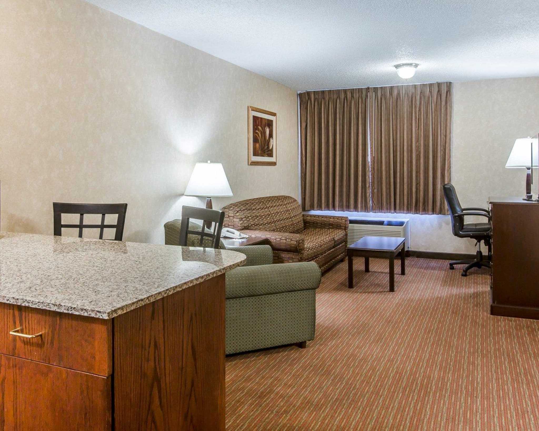 Comfort Suites Omaha East-Council Bluffs