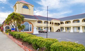Clarion Hotel by Humboldt Bay