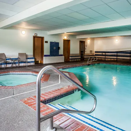 Comfort Inn & Suites Pacific - Auburn