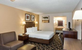 MorningGlory Inn & Suites