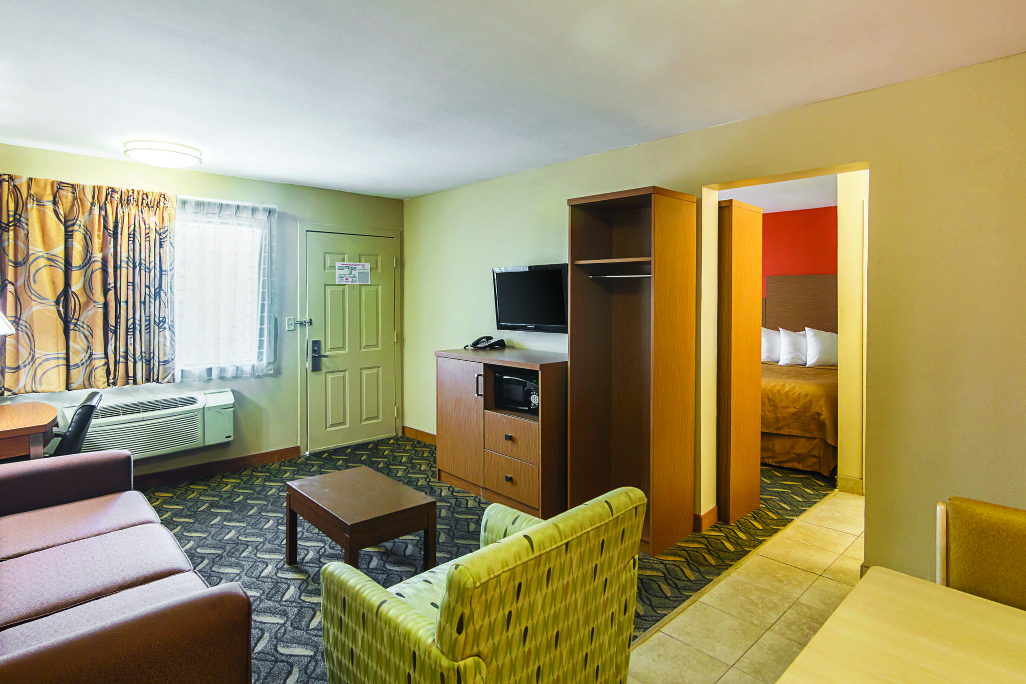 Days Inn & Suites by Wyndham Arlington Near Six Flags