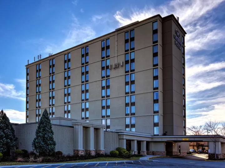 Crowne Plaza Newark Airport, an IHG Hotel