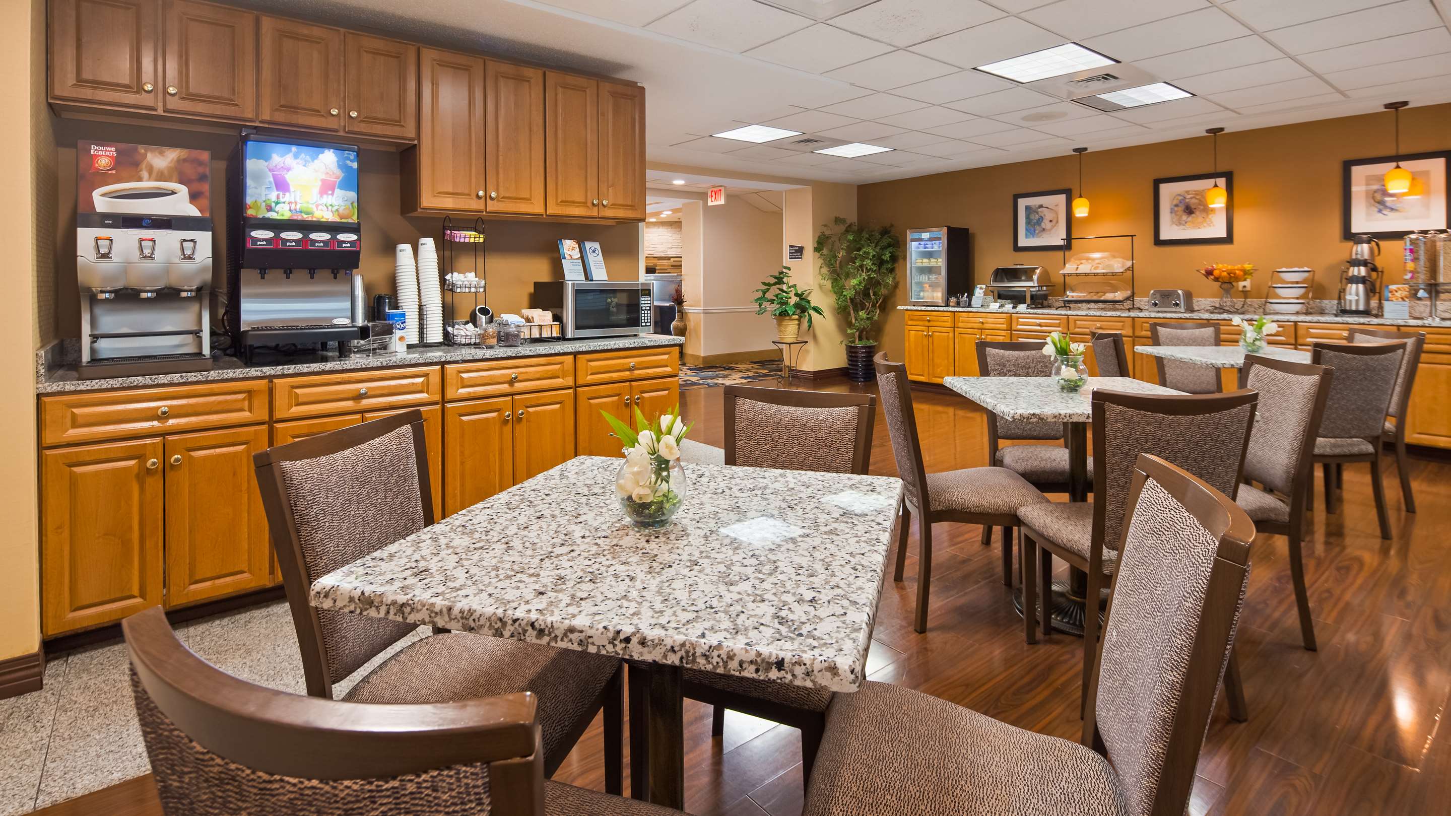 Best Western Plus New England Inn & Suites