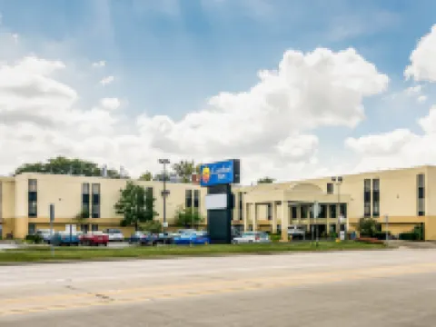 Spark by Hilton Des Plaines Chicago O'Hare Hotels in Des Plaines