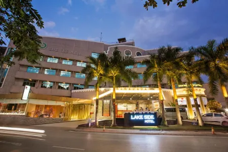 Khách sạn Lake Side Hotel