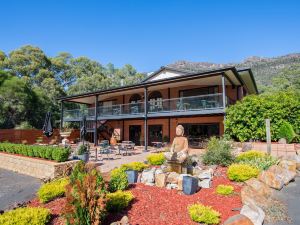 Country Plaza Halls Gap