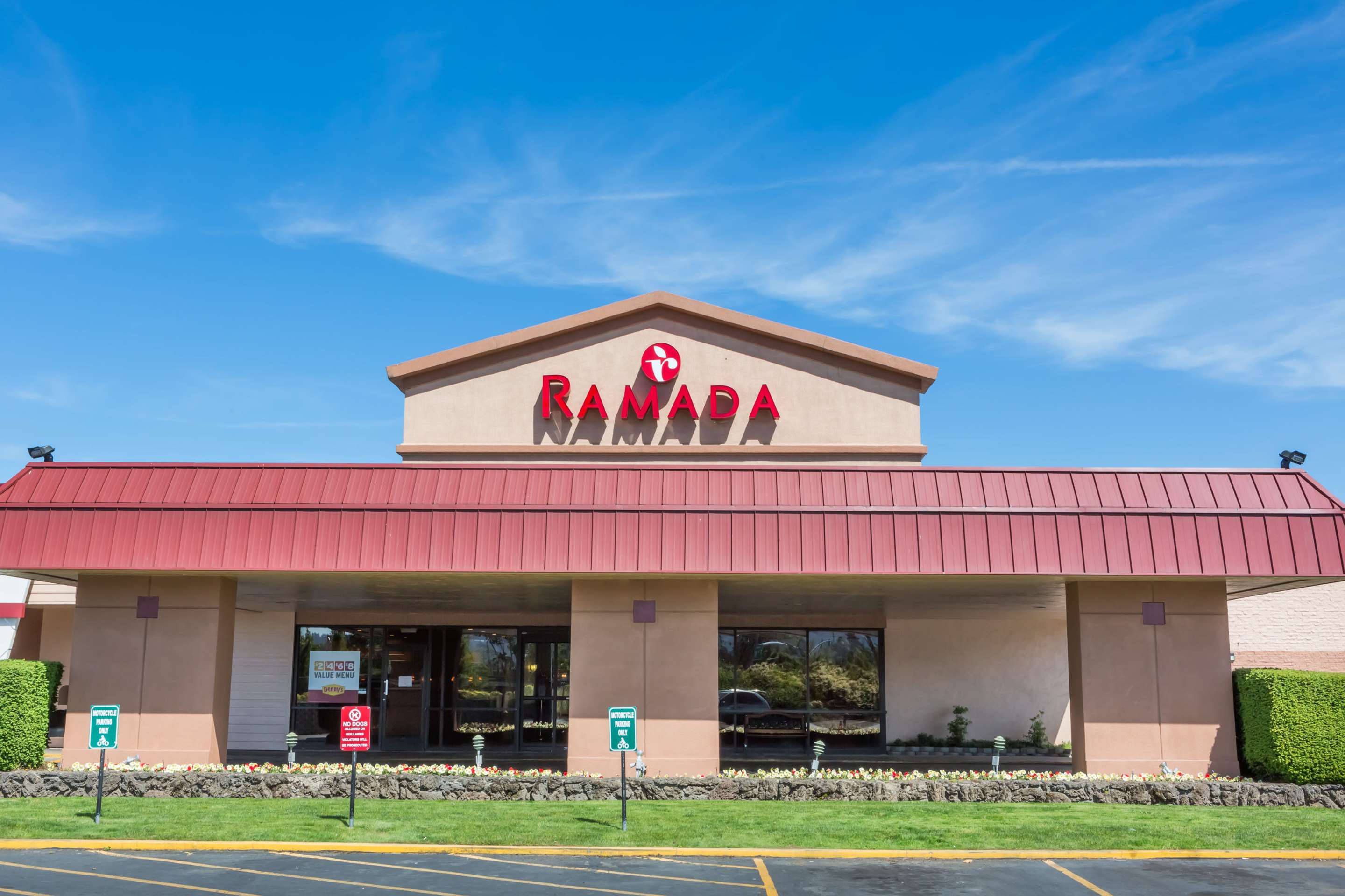 Ramada Hotel & Conference Center by Wyndham Medford