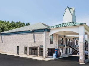 Brentwood Inn & Suites