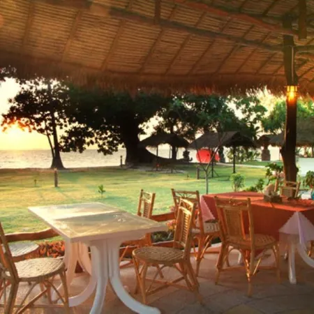 Hotel and Beach Bungalow at Lanta Resort