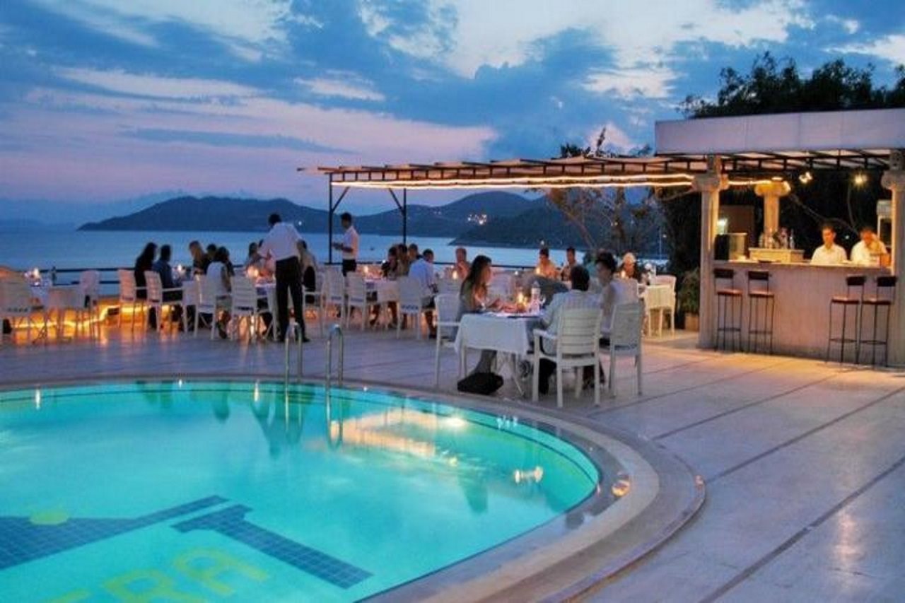Hera Hotel