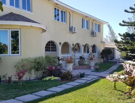 Center Apartments Tukums - Housity