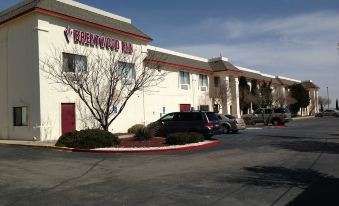 Brentwood Inn & Suites