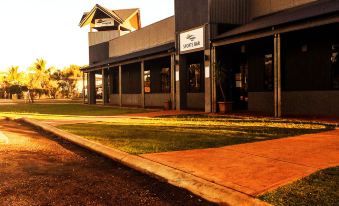 Spinifex Hotel