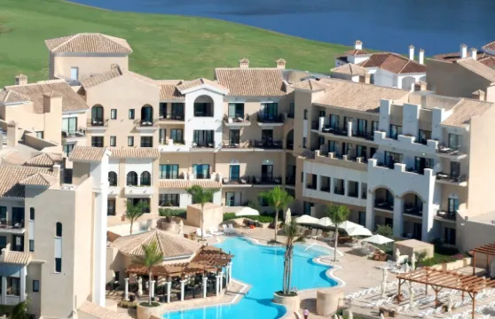 拉託雷希爾頓逸林高爾夫水療度假酒店