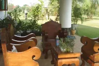 Ban Rim Nam Riverside Resort