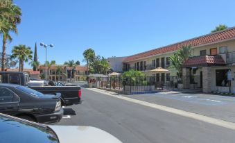 Econo Lodge Inn & Suites Escondido Downtown