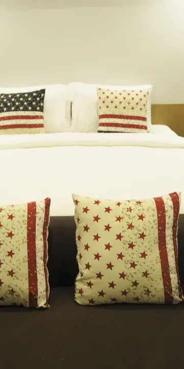 ห้องดีลักซ์ พร้อมทางลงสระว่ายน้ำ