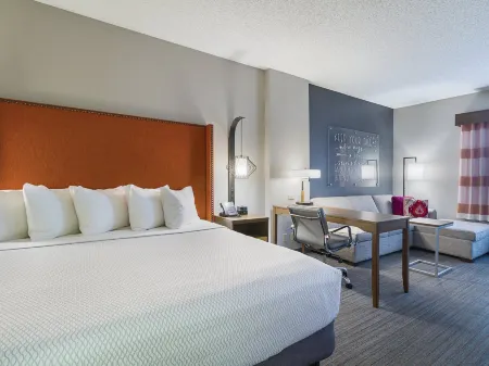 La Quinta by Wyndham Orange County Airport Отели рядом с Аэропорт Джона Вэйна