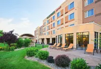 Courtyard Louisville Northeast Hotels near Shelby Campus