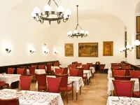 Hotel Klastrom Hotels in Gyor