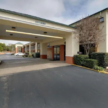 Quality Inn & Suites Clarksville Отели в г. Кларксвилл