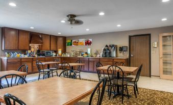 Quality Inn - Housity