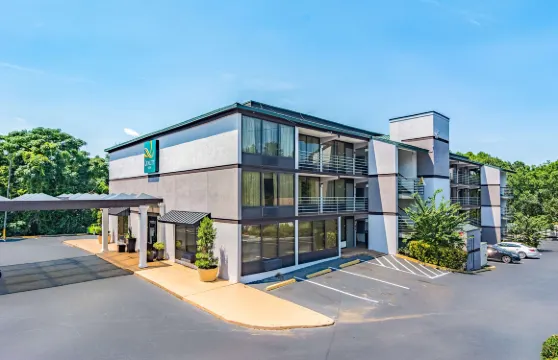 哥倫布品質酒店靠近摩爾堡