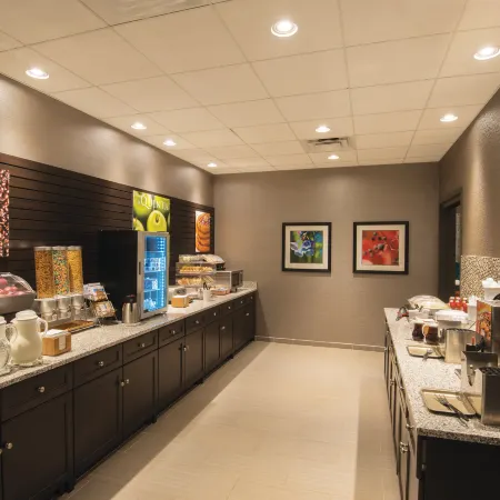 La Quinta Inn & Suites by Wyndham Lynchburg at Liberty Univ.