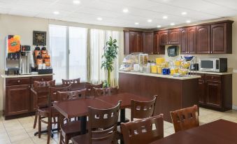 Days Inn by Wyndham Indianapolis Northeast