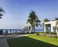 Chaolao Tosang Beach Hotel Hotels near Laem Sadet Burapha Beach